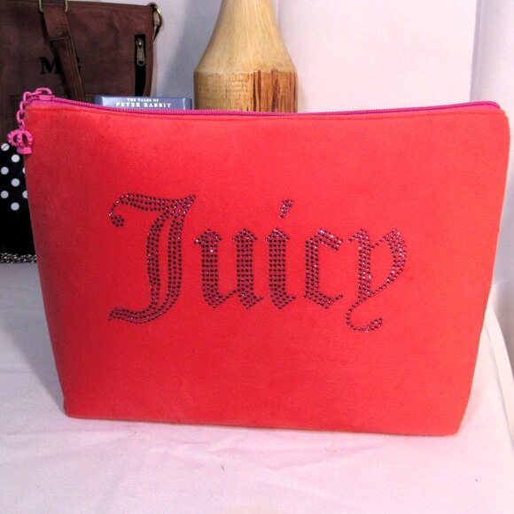 NEW JUICY COUTURE TRAVEL CLUTCH 12" X 8" X 5 CROWN ZIP PULL COSMETIC BAG - Picture 1 of 9